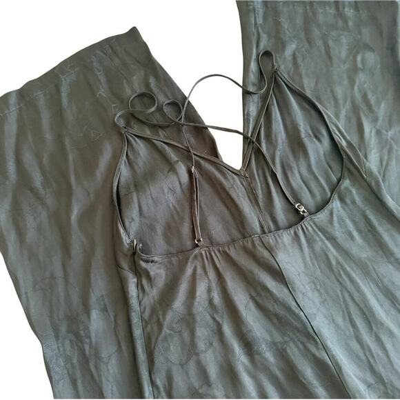 VICTORIA’S SECRET Wide Leg Floral Jacquard Deep V Cross Back Jumpsuit Black Sz S - Picture 6 of 12